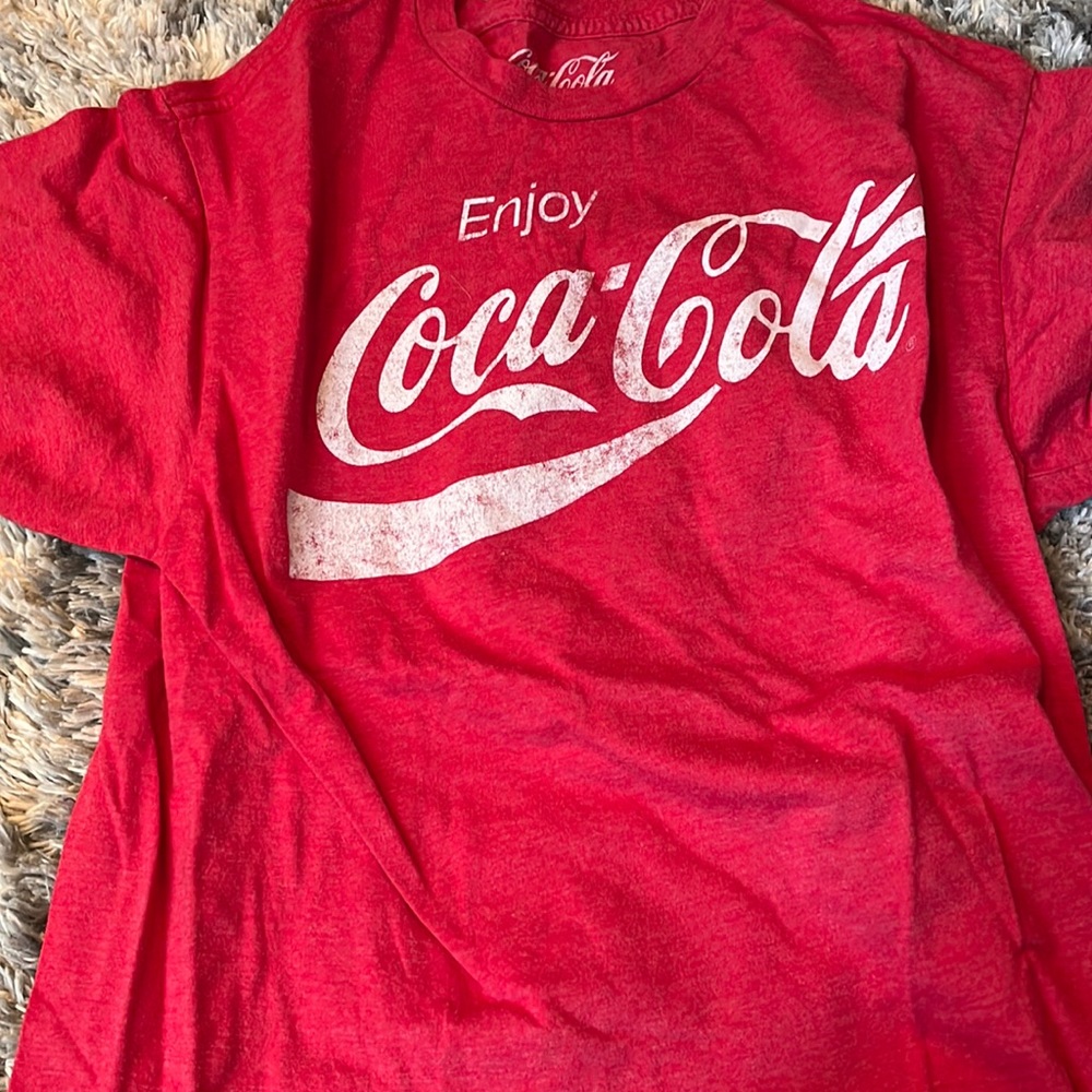 coca cola t shirt. size medium. worn once